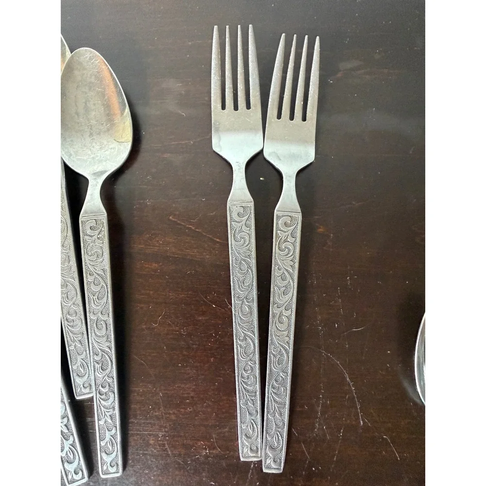 Riviera Stainless Steel Flatware Set Japan Scroll Filigree Pattern 24 Pieces